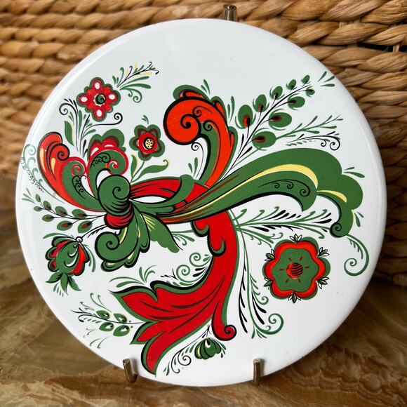 Red & Green Filigree 6” Tile - Picture 1 of 6